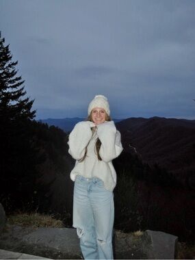 Meet your Posher, Ivy